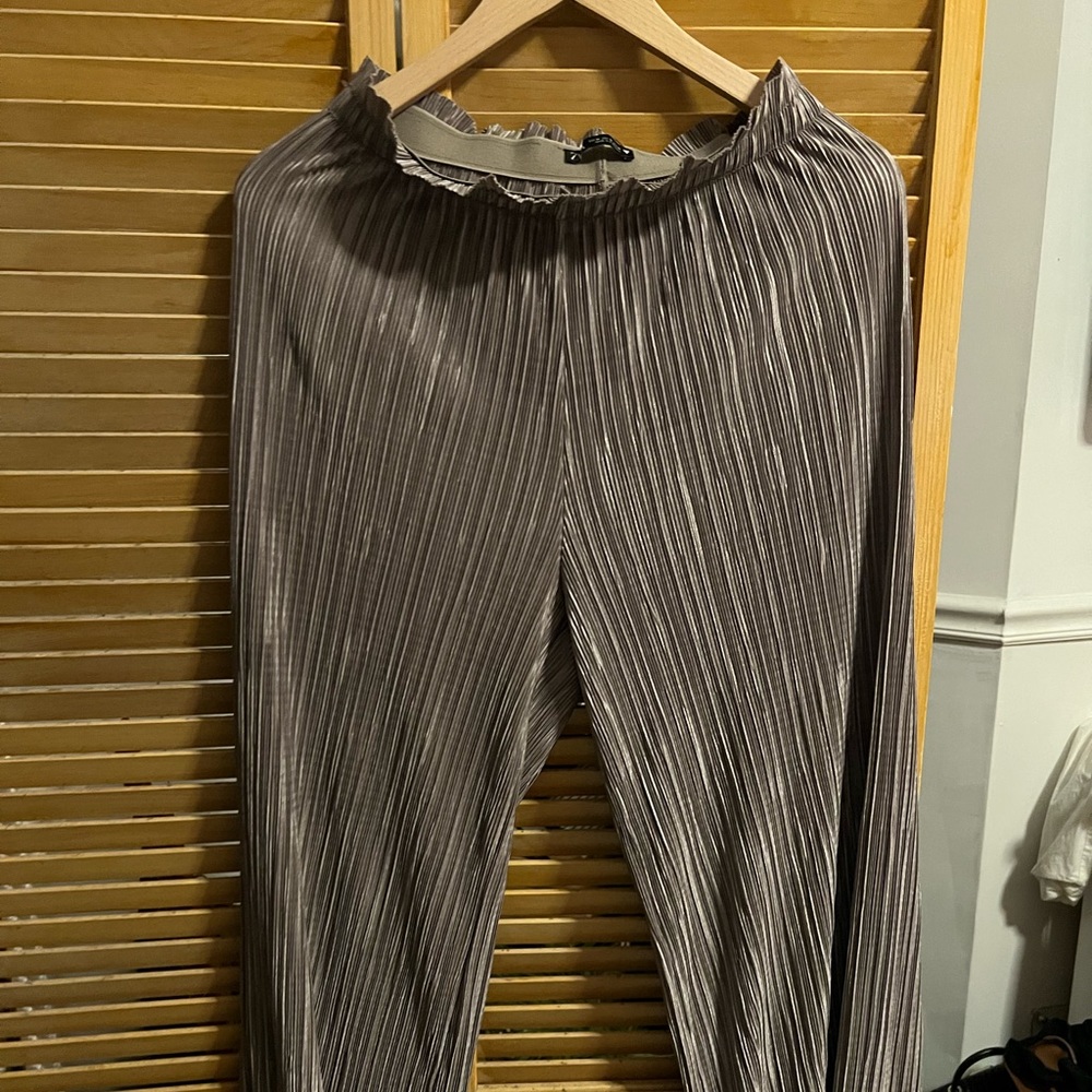 Zara Accordion ribbed Pallazo Pants in champagne